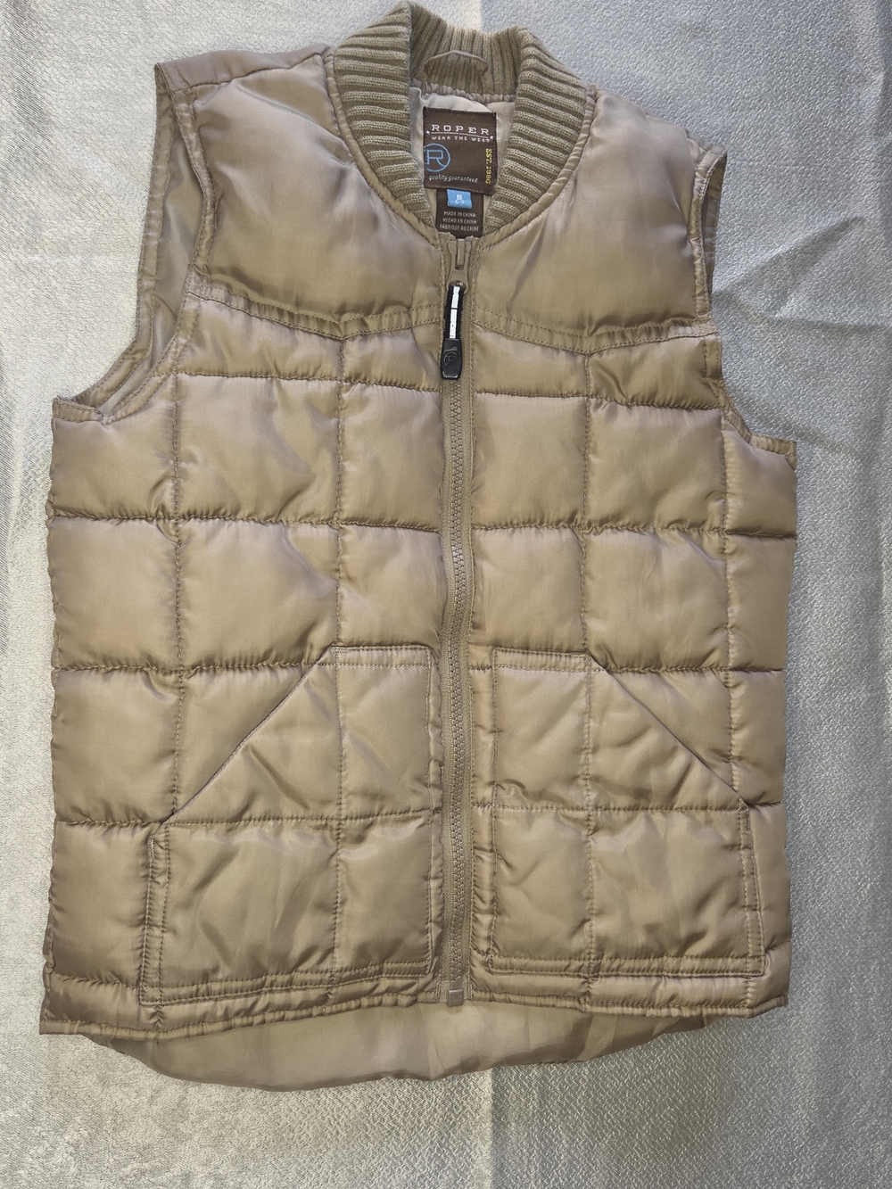 Boy's Roper Quilted Puffer Vest in Taupe Size 6/7